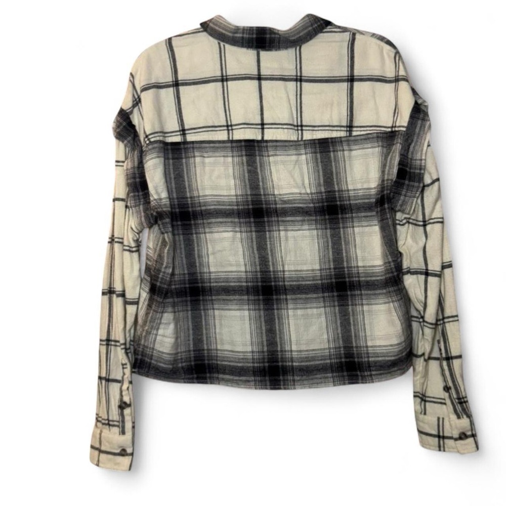 Universal Thread Women’s Off-White & Black Indie Grunge Crop Flannel — MEDIUM - Picture 4 of 5